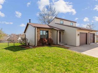 5 S Ridge Ct, Coralville, IA 52241