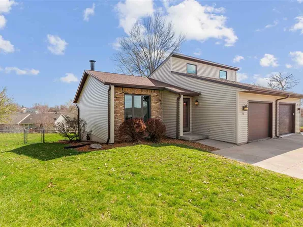 5 S Ridge Ct, Coralville, IA 52241