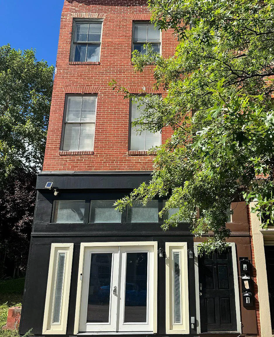 2 bed, 1.0 bath, 1000 sqft, $1,425 — Photo 1