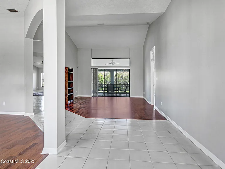 3643 Bluefield Ave — Photo 5