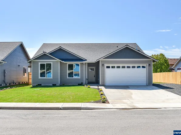 1235 SW 2nd St, Mill City, OR 97360