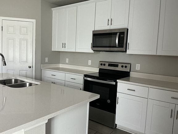 3rd image of 3036 Cassidy Ln