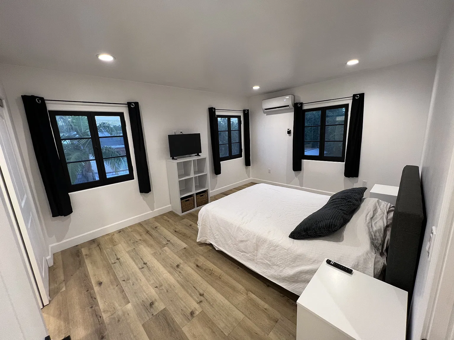 2 bed, 1000 sqft, $3,795 — Photo 4