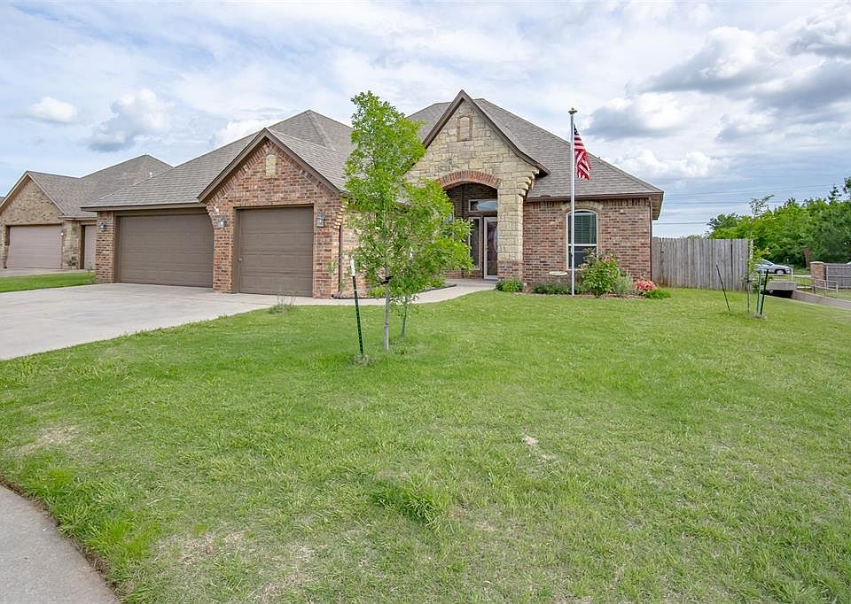 1st image of 708 Carol Ann Pl