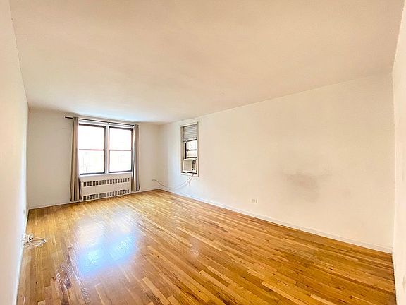 4th image of 8419 51st Ave APT 2M