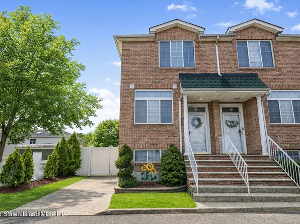 10 Dunhill Ln, Staten Island, NY 10309