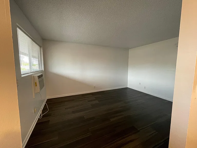 276 White Bridge Pike #16 — Photo 3