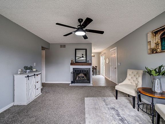3rd image of 2185 Ambleside Dr