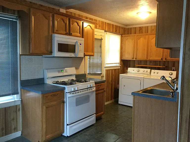 1620 Colonial Way — Photo 10