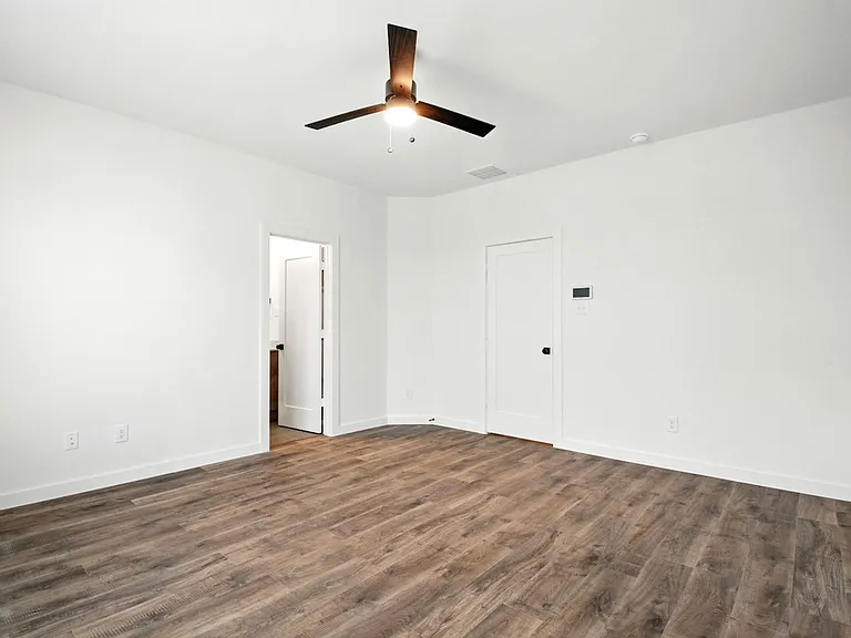 1860 N Dry Cherry Ln #B — Photo 50