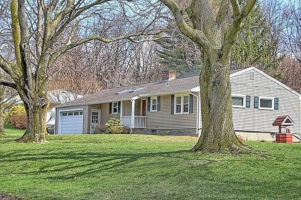1st image of 27 Brentwood Dr