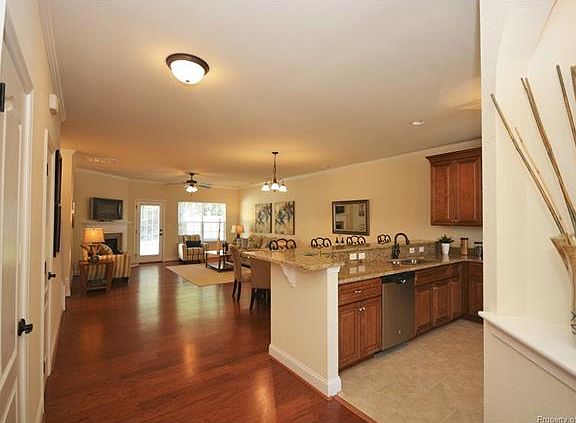 5th image of 7546 Villa Ct #7546