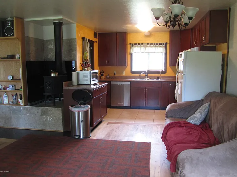 1609 Otter St — Photo 3