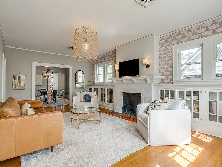 2718 Cockrell Ave — Photo 4