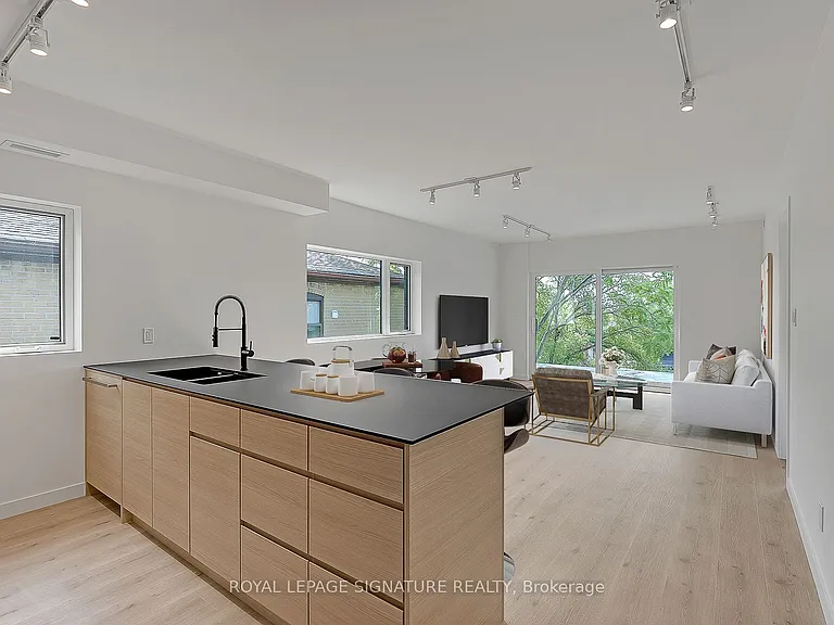 1254 Davenport Rd #4 — Photo 1