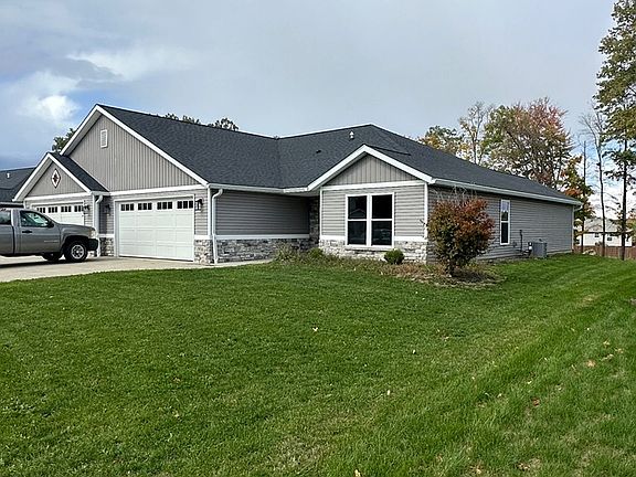 3rd image of 1936 Rosewood Dr