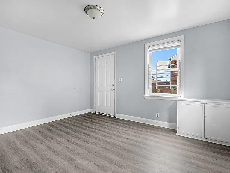 2729 Round Rd — Photo 3