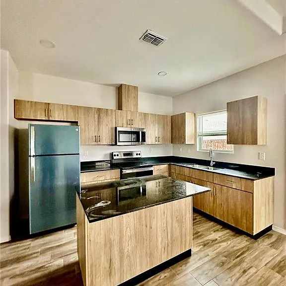 4904 N Crown Point #1 — Photo 4