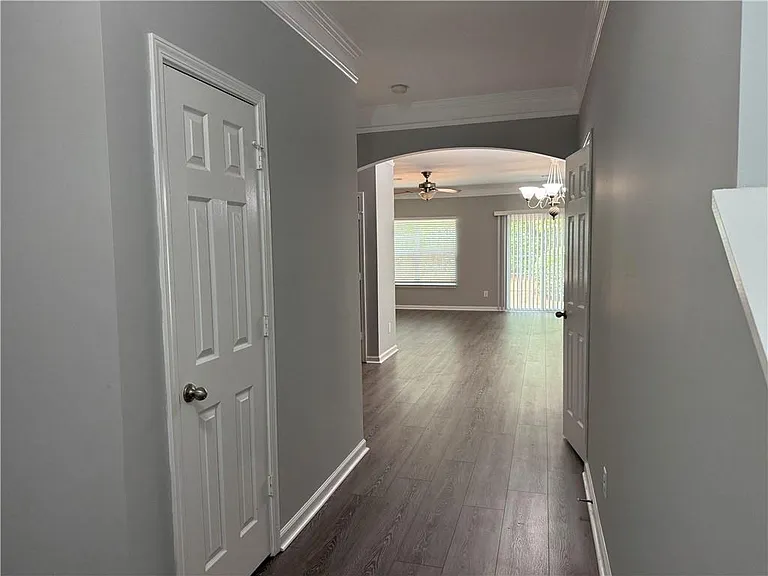 2111 Meadow Peak Rd — Photo 3