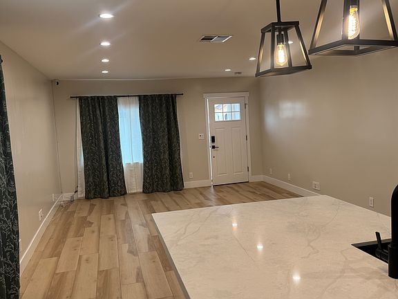4th image of 1839 W 65th Pl
