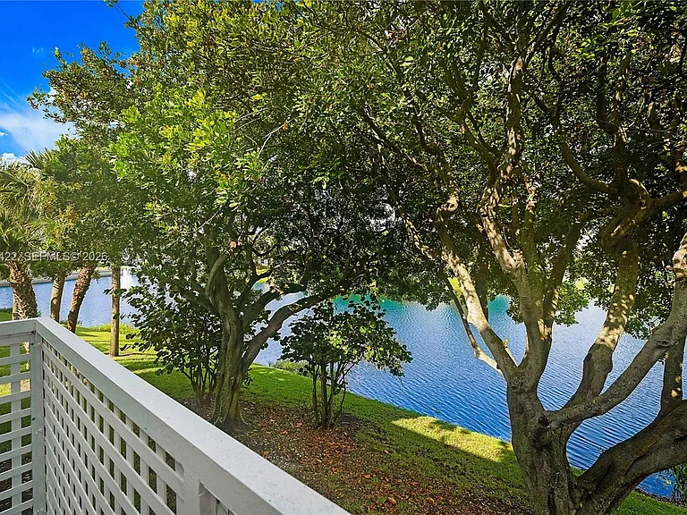 905 Mainsail Cir #905 — Photo 16