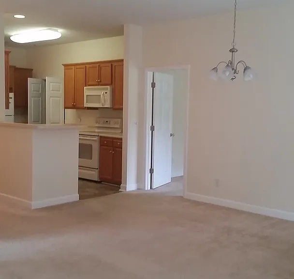 108 Azalea Dr — Photo 3