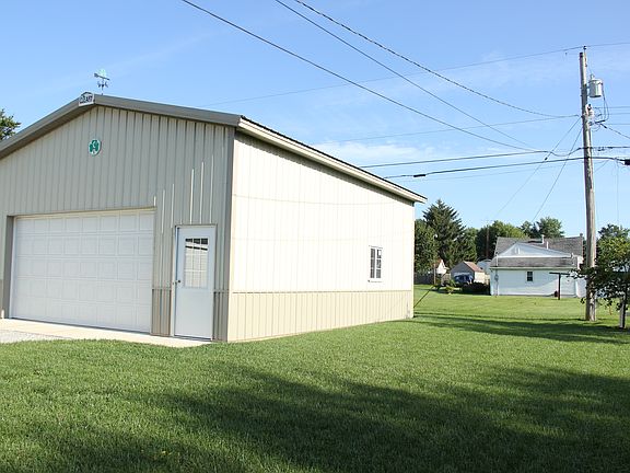 11 ft ceilings w/ 9 ft door