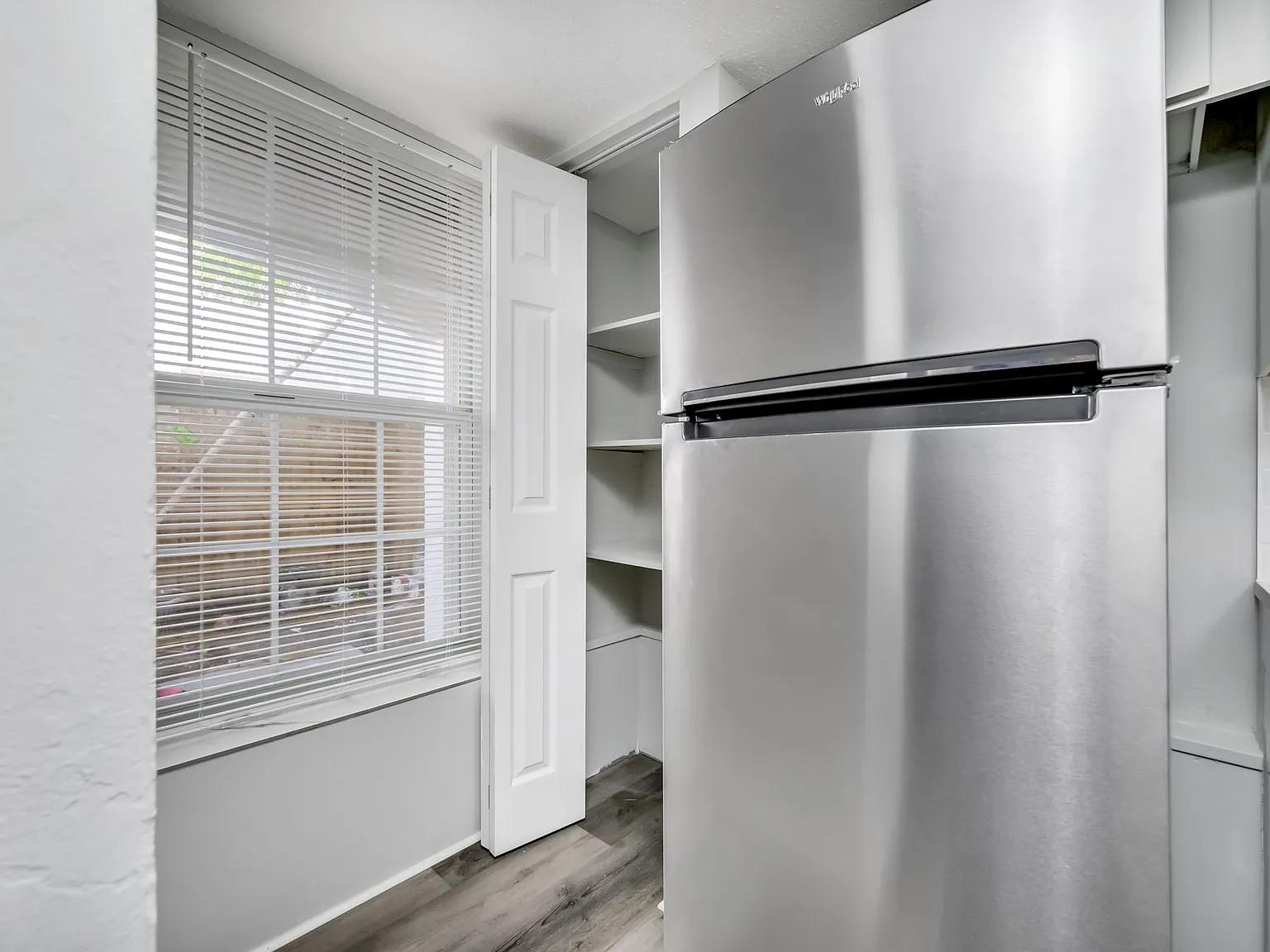2 bed, 900 sqft, $1,395 — Photo 1