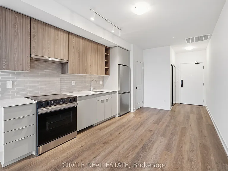 2075 Lakeshore Rd #505 — Photo 3