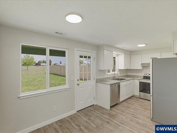 4th image of 3647 Tudor Way SE