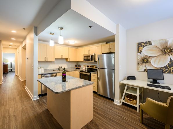 902 N Market St APT 1102