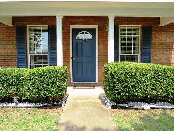 3rd image of 1060 Hidden Meadow Dr