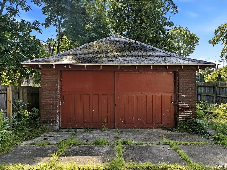 2555 Main St — Photo 39