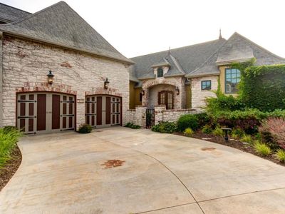 6331 S Riverbend Rd, Springfield, MO, 65810