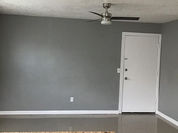 4th image of 1606 S Crystal Lake Dr APT 23