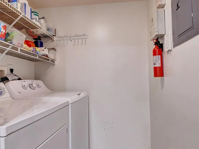 703 Villa Cir #703 — Photo 29