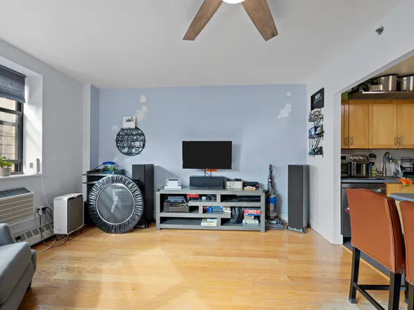 1814 Saint Johns Place B4 image 3 of 26