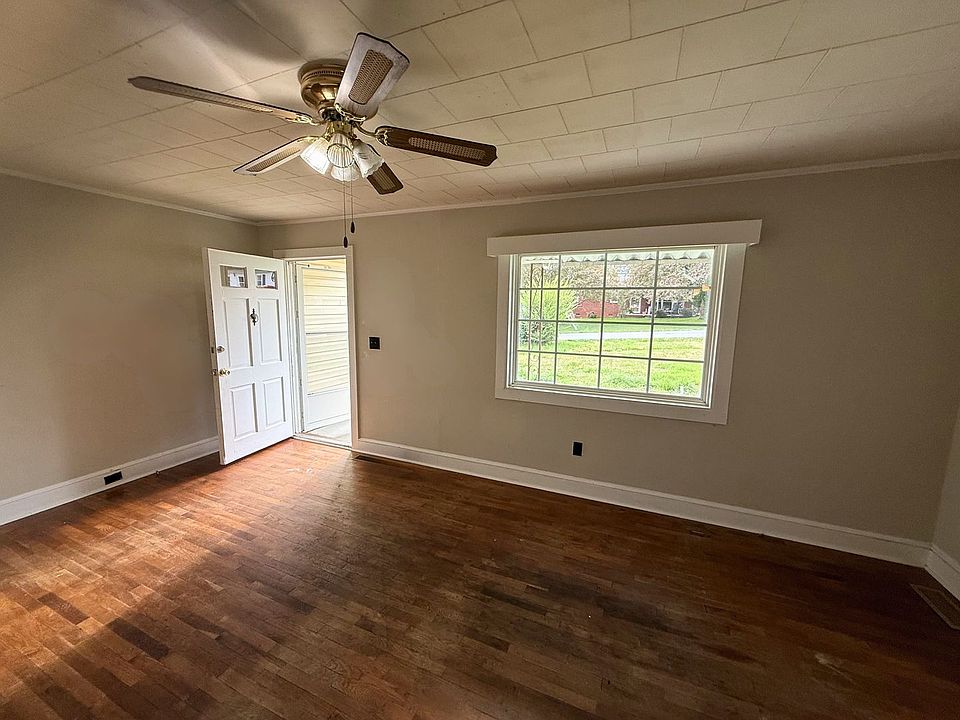 1st image of 2311 Central Dr