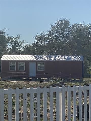 1st image of 160 Fm 2114 Spur