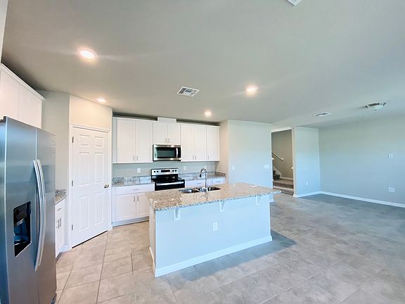 5th image of 5285 Sanders Oak Trl