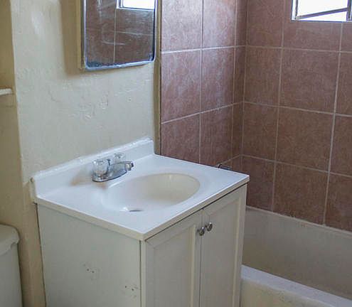 3rd image of 3665 S Belmar Ave