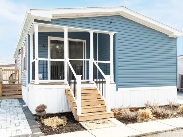 4 Oakdale Vlg, North Brunswick, NJ 08902