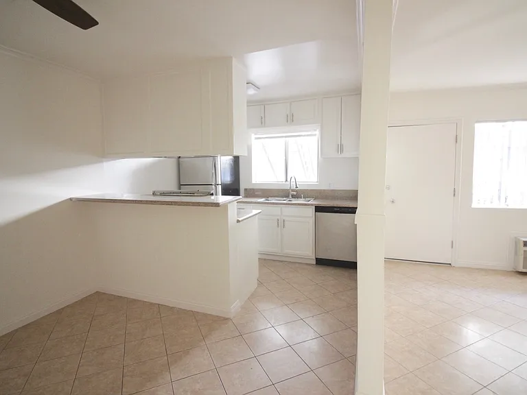 4000 Sequoia St — Photo 7