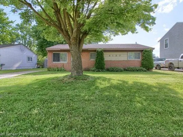4127 Randolph St, Wayne, MI 48184