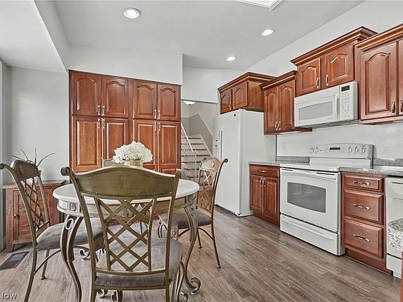 2nd image of 6360 Ramblewood Dr