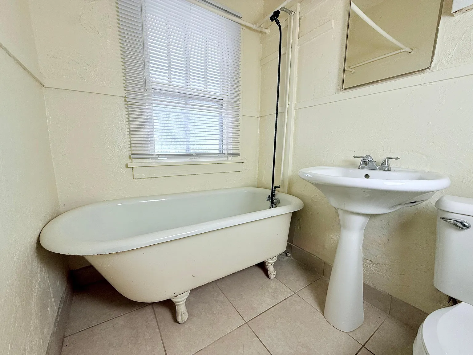 1 bed, 1.0 bath, 770 sqft, $1,350 — Photo 4