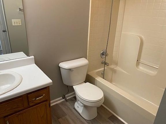 5th image of 1251 Parkway Pl #D