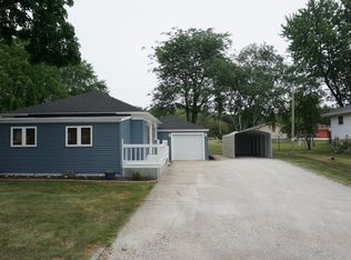 S70W17276 Muskego Dr, Muskego, WI 53150