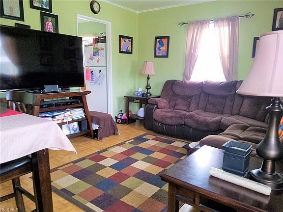 3rd image of 2634 Burton St SE