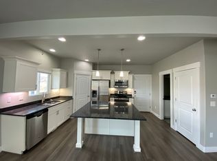 3809 E Cunninghill Dr, Eagle Mountain, UT 84005